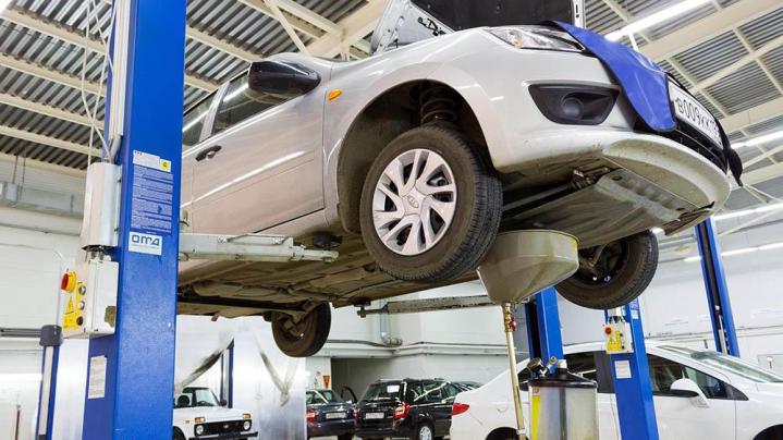 Le réglage du parallélisme est essentiel pour la tenue de route et l’usure des pneus de votre voiture